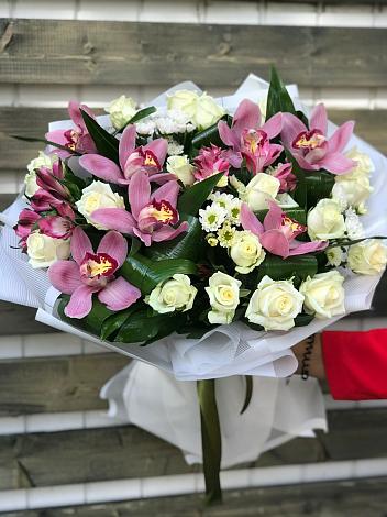 Букет цветов из: Розы и Хризантемы в Тенгинской