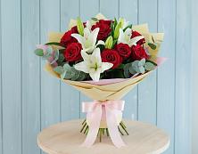 Букет цветов из:  Лилии и Розы в Тенгинской