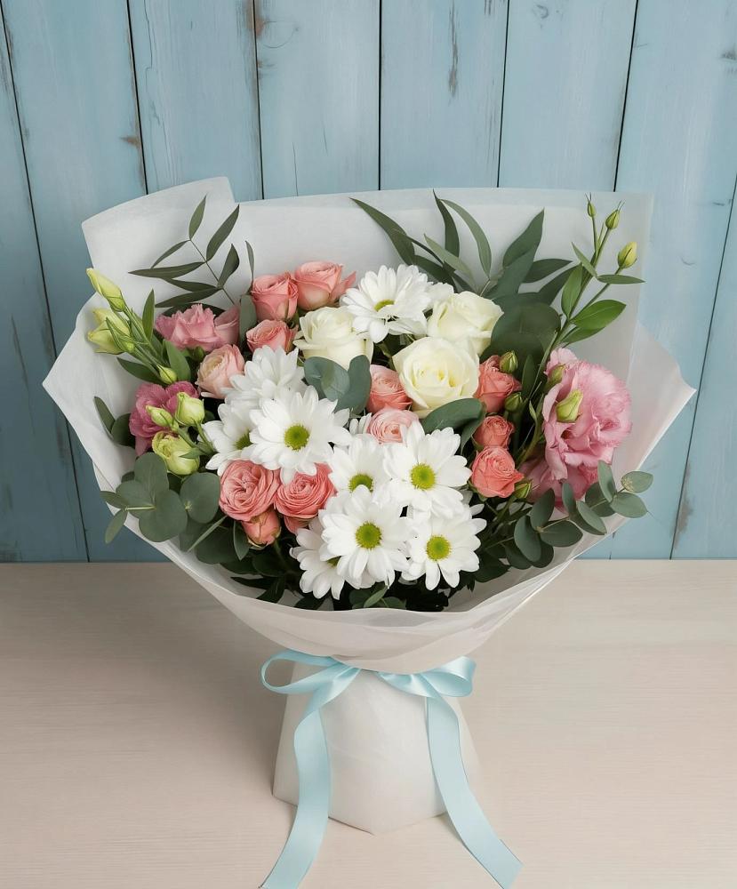 Букет цветов из: Розы, Лизиантусы и Хризантемы в Тенгинской