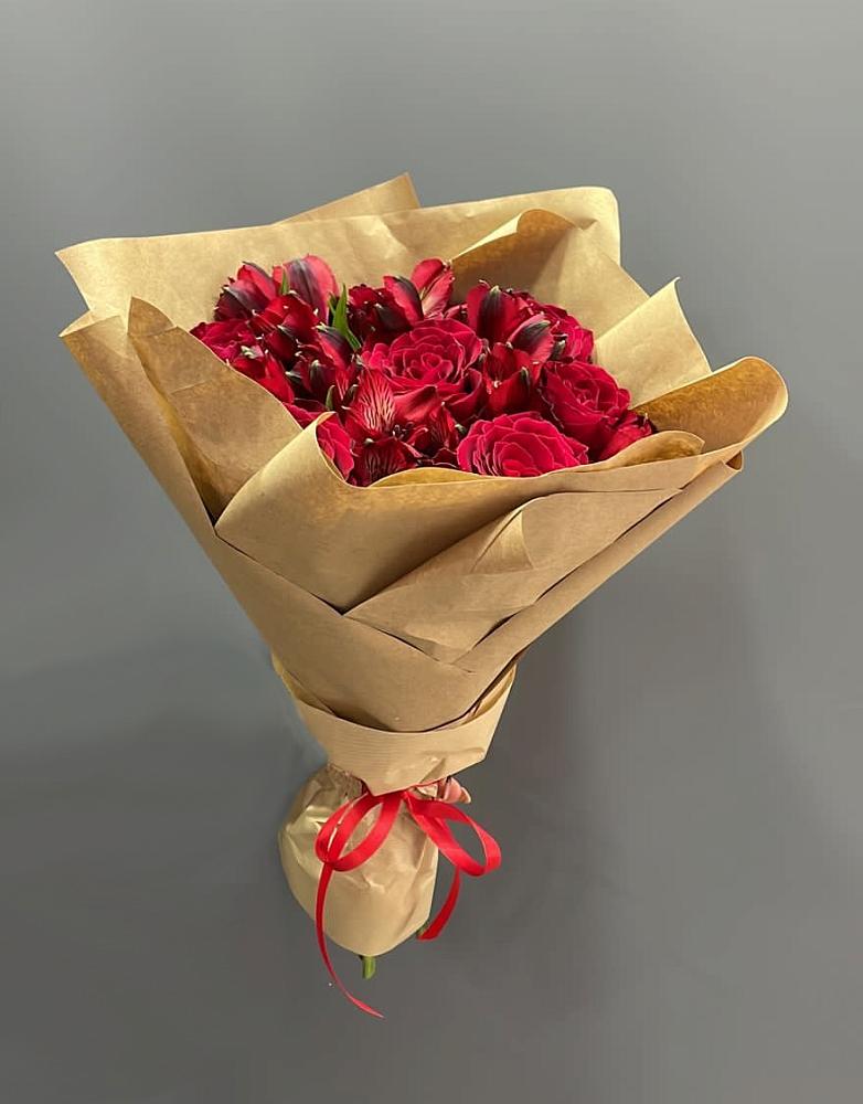 Букет цветов из: Альстромерии и Розы в Тенгинской