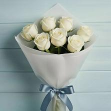 Букет 7 Белых роз Эдлесс Лав в Тенгинской
