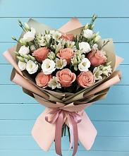 Букет цветов из:  Розы, Альстромерии и Лизиантусы в Тенгинской