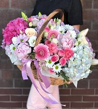 Цветочная композиция из Розы, Хризантемы, Пионы и Лизиантусы в корзине в Тенгинской