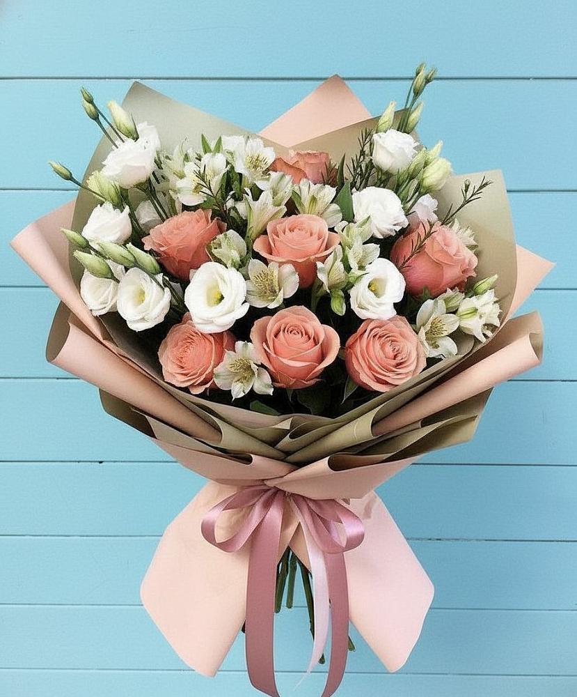 Букет цветов из: Розы, Альстромерии и Лизиантусы в Тенгинской