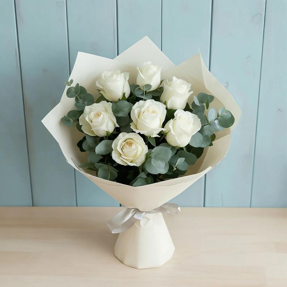 Букет Белые розы в Эвкалипте в Тенгинской