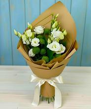 Букет цветов из:  Хризантемы и Лизиантусы в Тенгинской