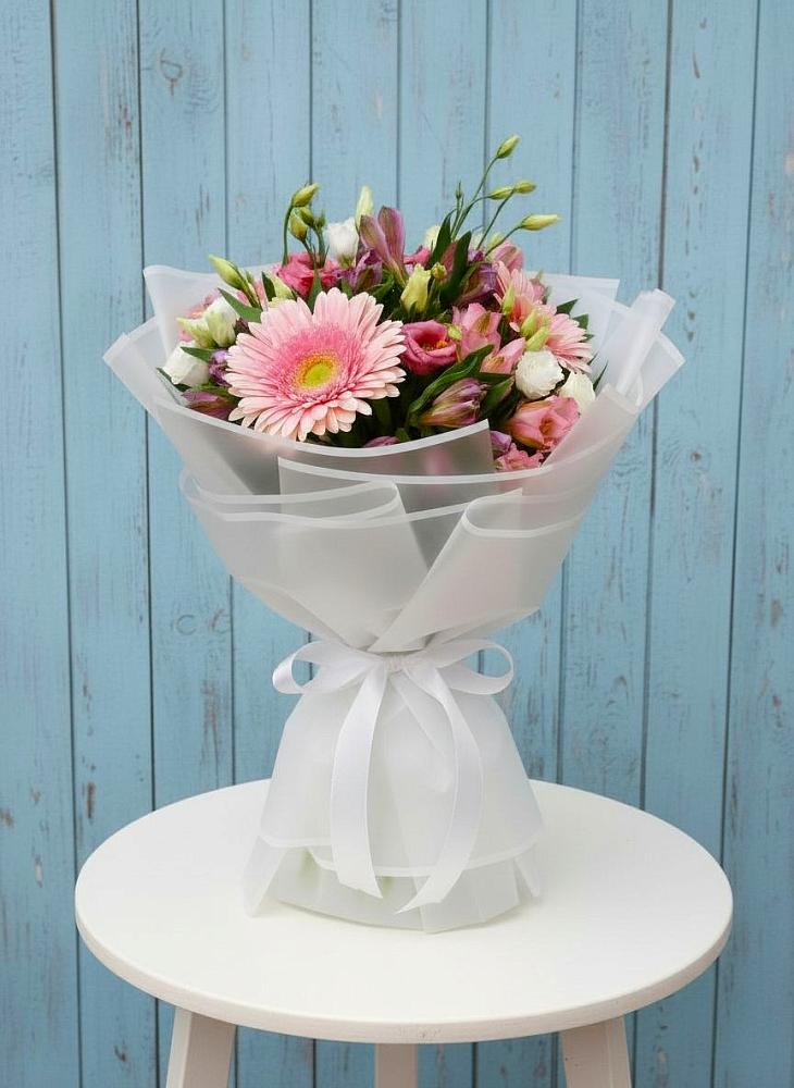 Букет цветов из: Герберы, Альстромерии и Лизиантусы в Тенгинской