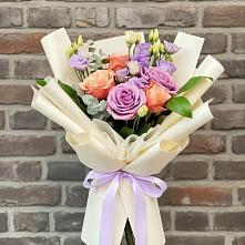 Букет цветов из:  Лизиантусы и Розы в Тенгинской