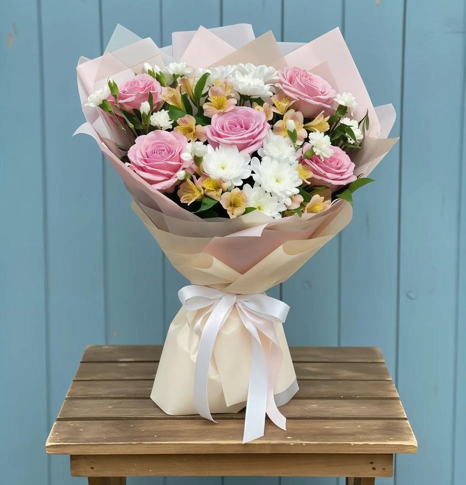 Букет цветов из: Гвоздики, Орхидеи и Розы в Тенгинской