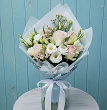 Букет цветов из:  Розы и Лизиантусы в Тенгинской