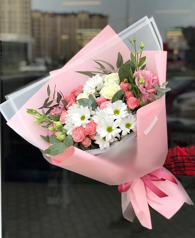 Букет цветов из: Розы, Лизиантусы и Хризантемы в Тенгинской