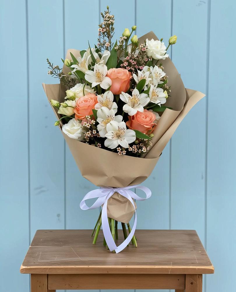 Букет цветов из: Альстромерии, Лизиантусы, Розы и Хризантемы в Тенгинской